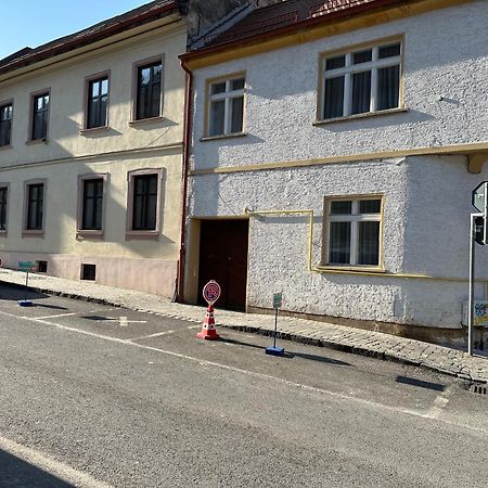 Albert Residence With Complimentary Parking Брашов Экстерьер фото