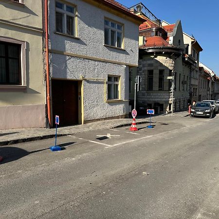 Albert Residence With Complimentary Parking Брашов Экстерьер фото