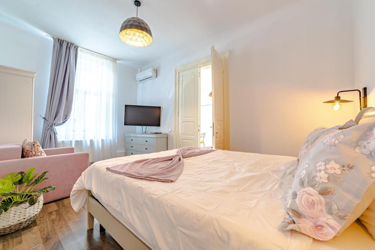 Albert Residence With Complimentary Parking Брашов Экстерьер фото