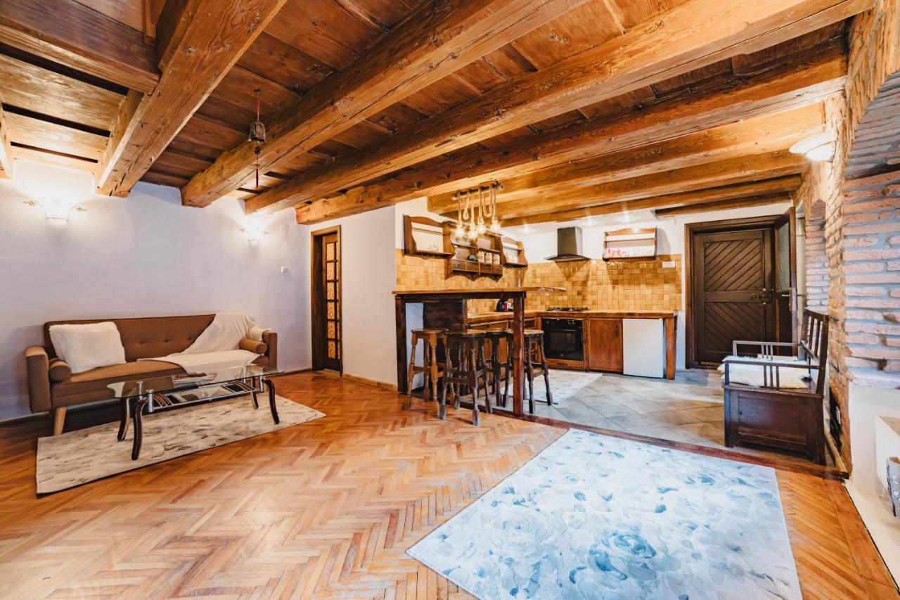 Albert Residence With Complimentary Parking Брашов Экстерьер фото
