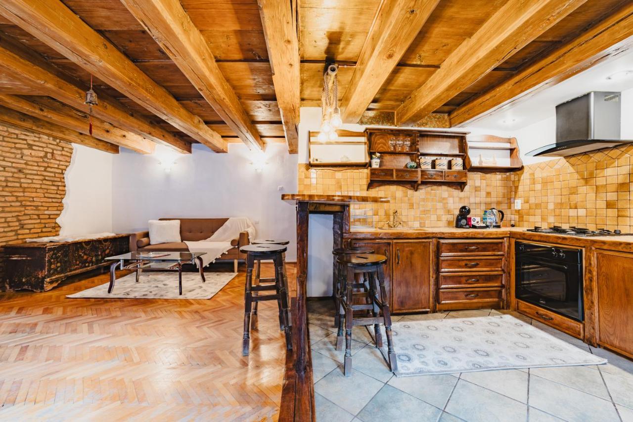 Albert Residence With Complimentary Parking Брашов Экстерьер фото