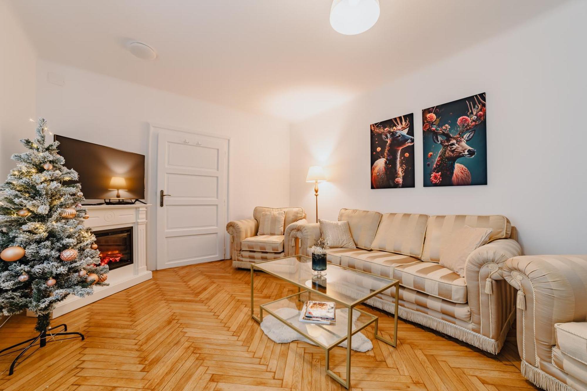 Albert Residence With Complimentary Parking Брашов Экстерьер фото