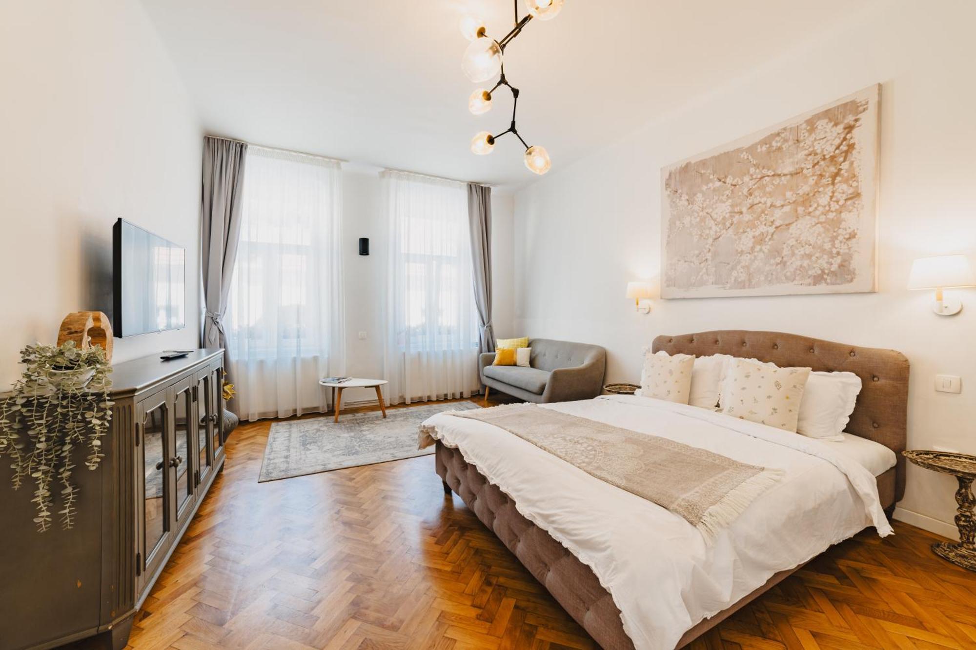 Albert Residence With Complimentary Parking Брашов Экстерьер фото
