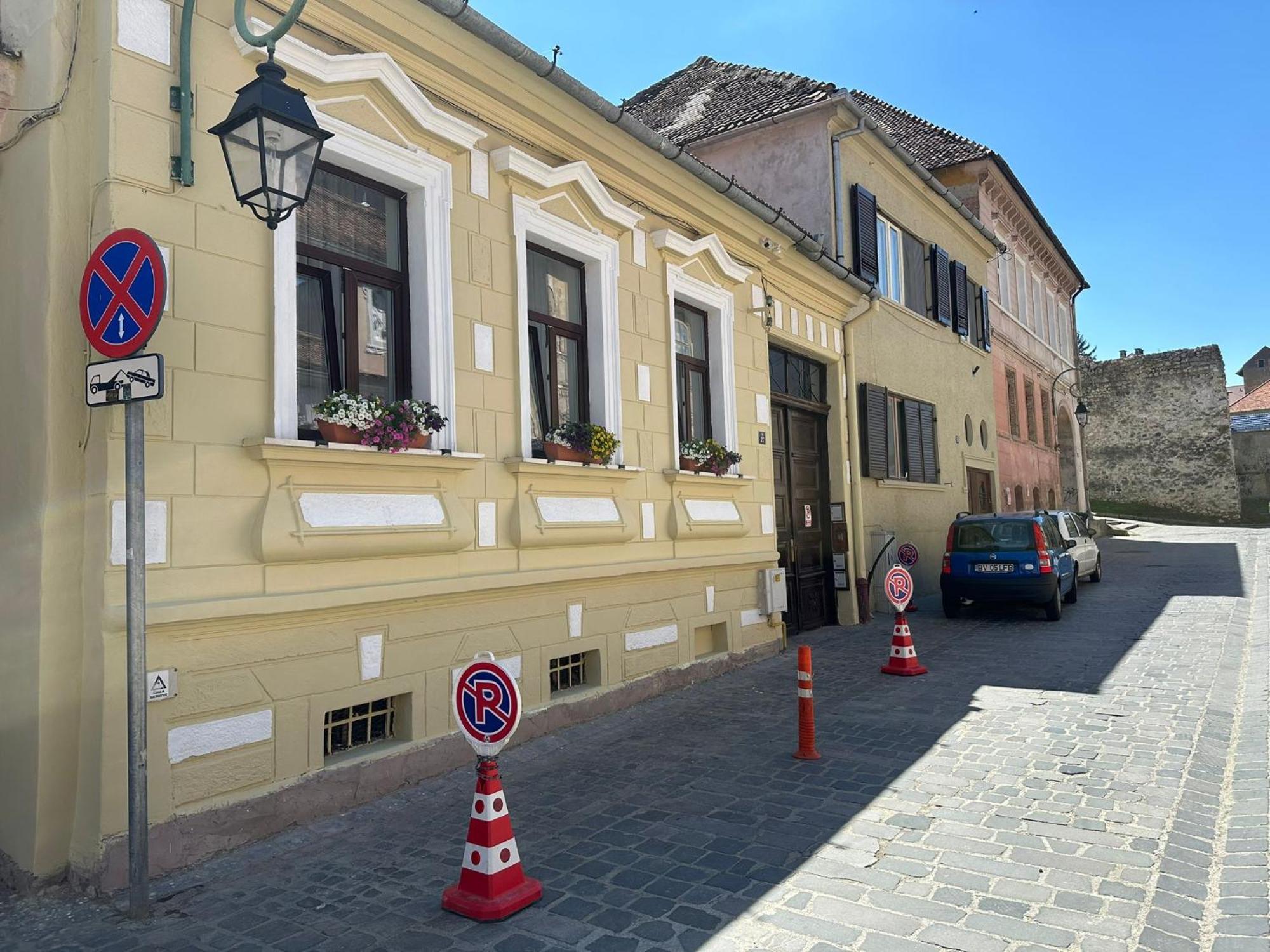 Albert Residence With Complimentary Parking Брашов Экстерьер фото