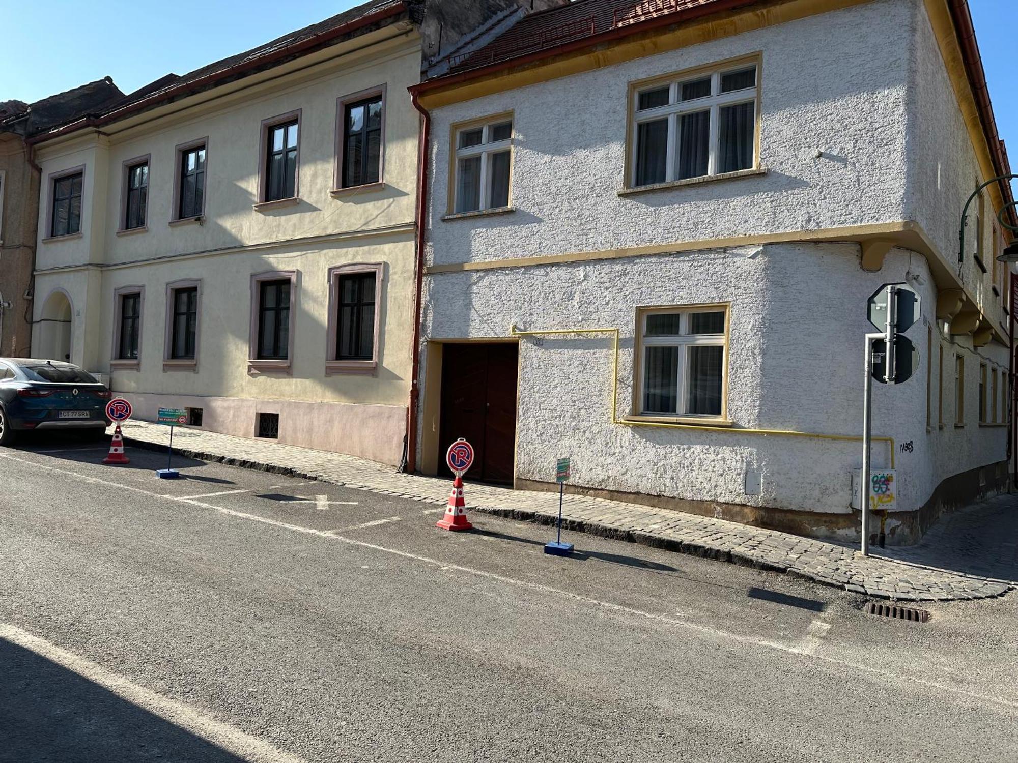 Albert Residence With Complimentary Parking Брашов Экстерьер фото