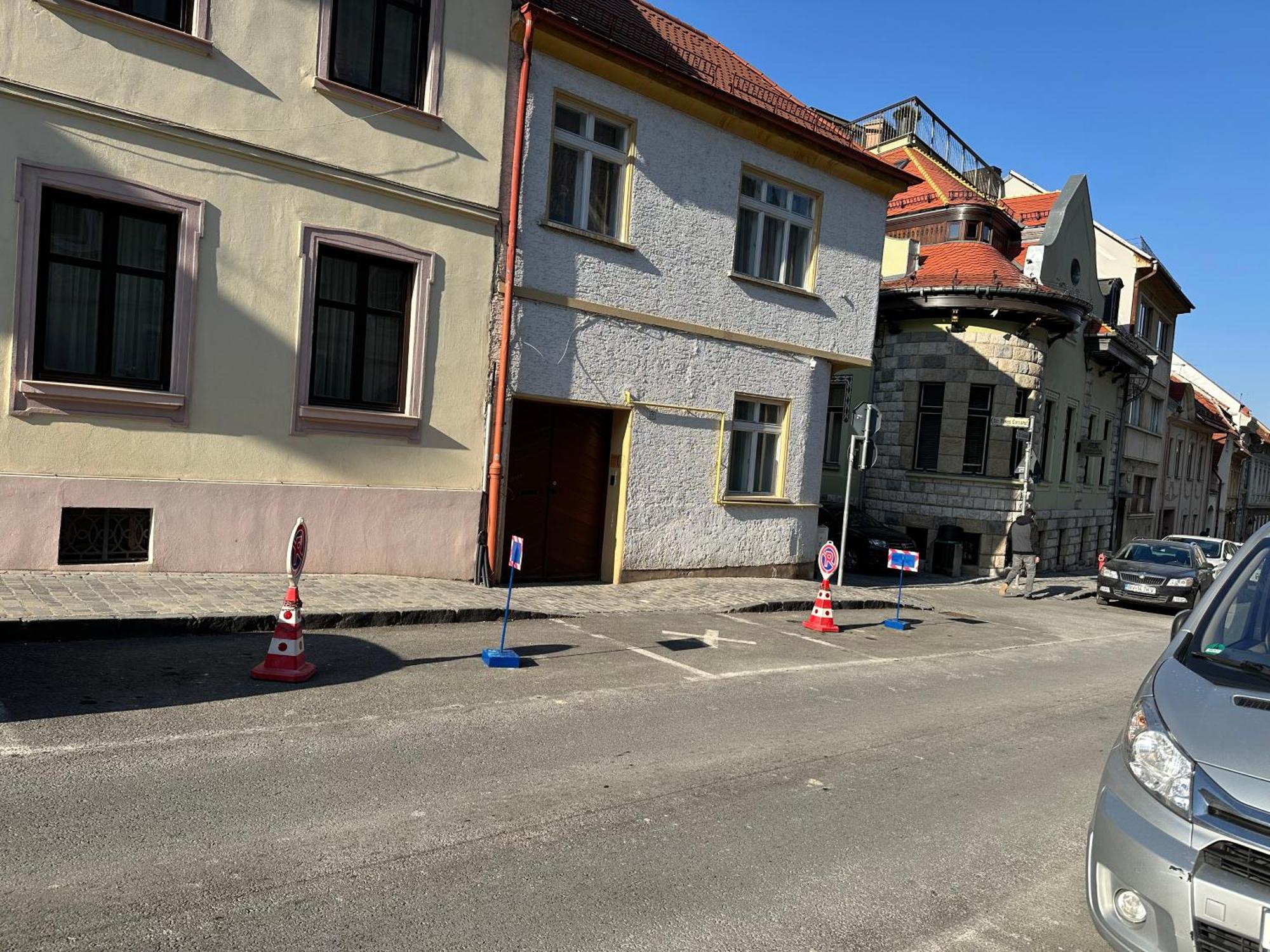 Albert Residence With Complimentary Parking Брашов Экстерьер фото